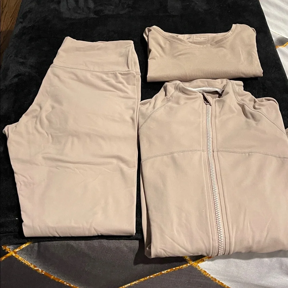 Primark Light Tan Zip-Up Jacket xxL pants are a large tee shirt is small 3 pice - Picture 3 of 6